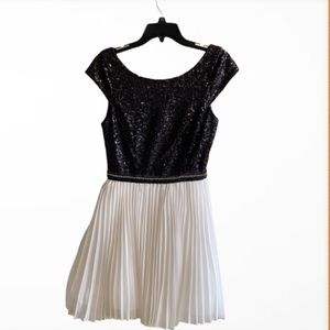 Black and White Sequin Pleated Dress S11JR